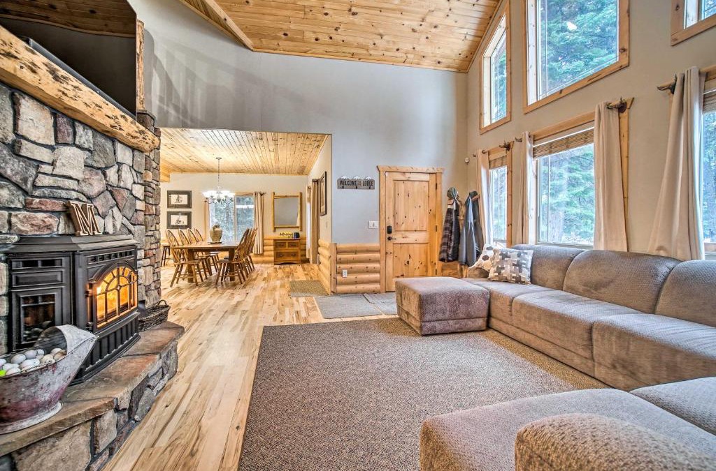 Garden Valley House | Garden Valley Cabin with Loft and Large Deck!