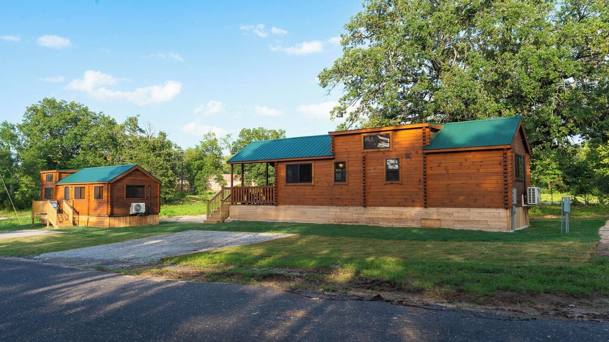 Lindale Cabin | Garden Valley Getaway