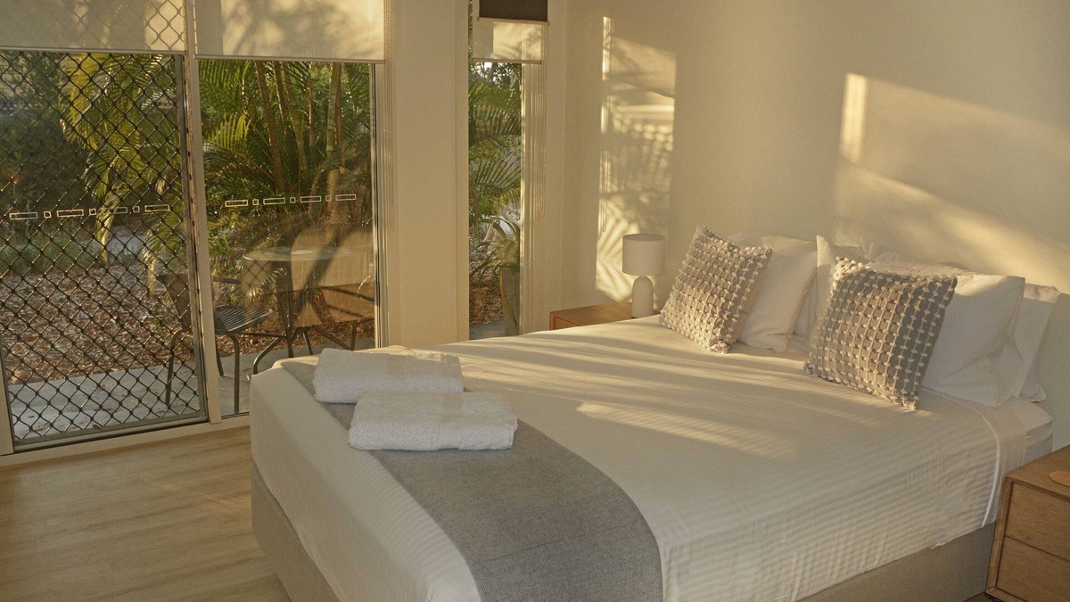 Urangan Apartment | Garden View Apartment Opposite The Beach