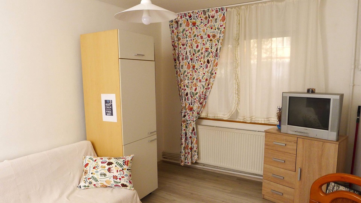 Resita Apartment | Garden view is a cosy apartment close to the main markets and city center.