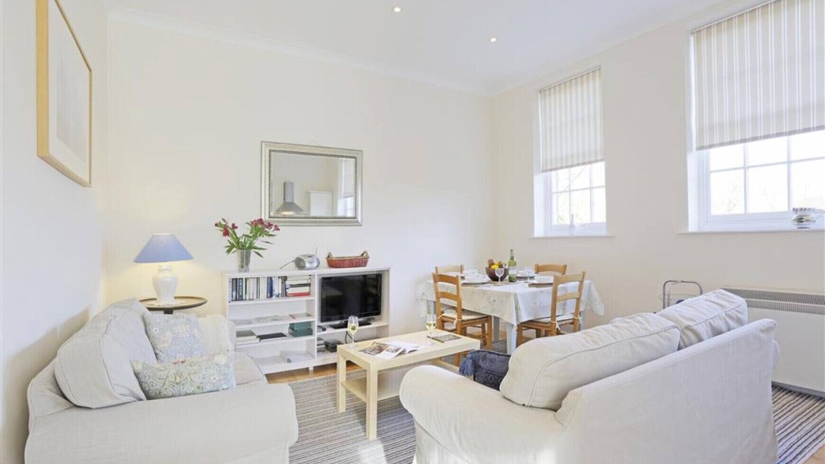 Woodbridge House | Garden View - One Bedroom House, Sleeps 2