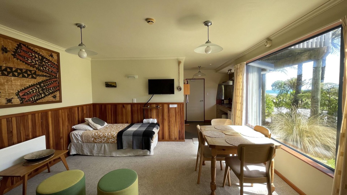 Punakaiki Apartment | Garden view spacious ground floor apartment