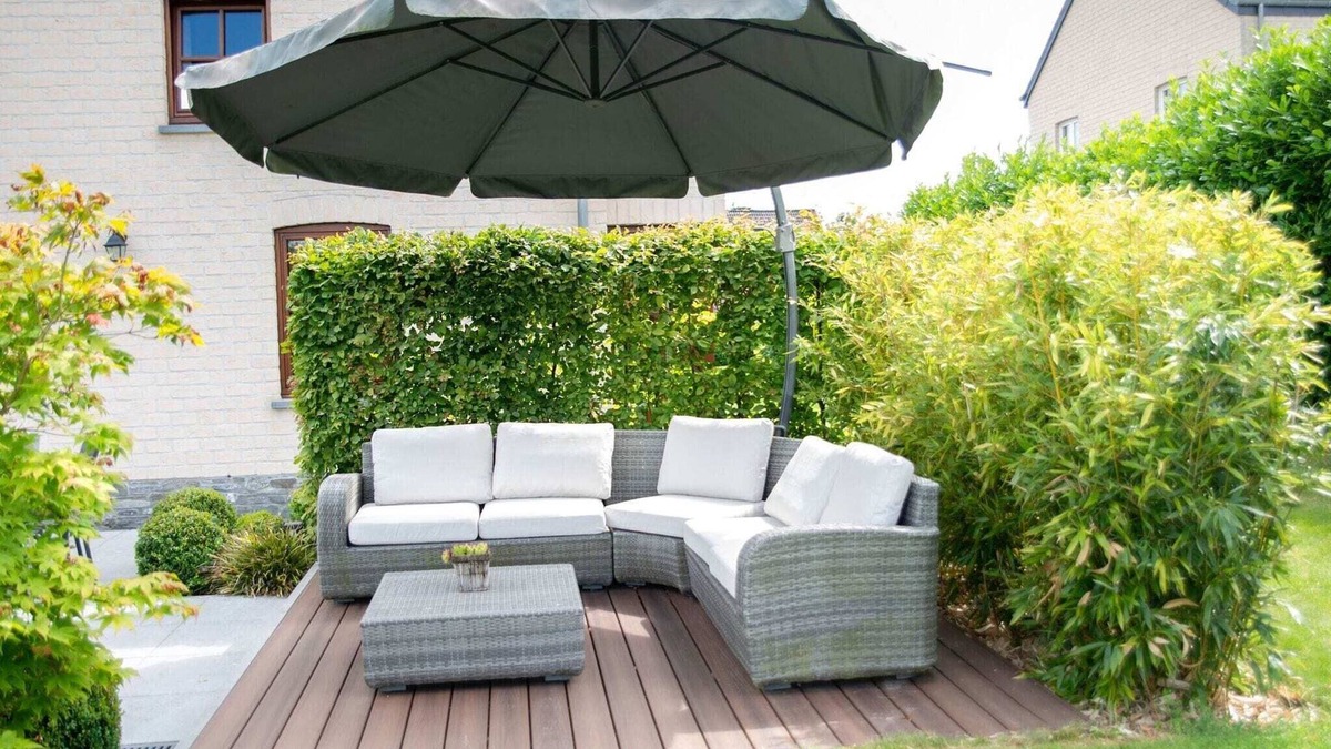 Habay-la-Neuve Villa | Garden-View Villa in Habay-la-Neuve with Sauna