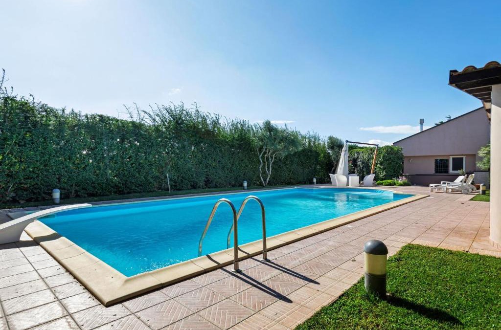 Ragusa Villa | Garden View Villa in Ragusa with Private Pool