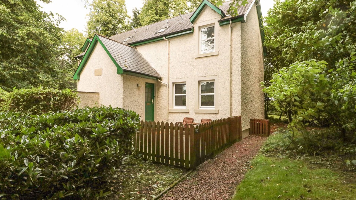 Duns Cottage | Gardener's Cottage