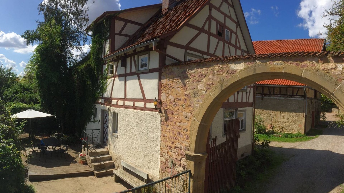 Unsleben House | Gardener's house at the water castle Unsleben