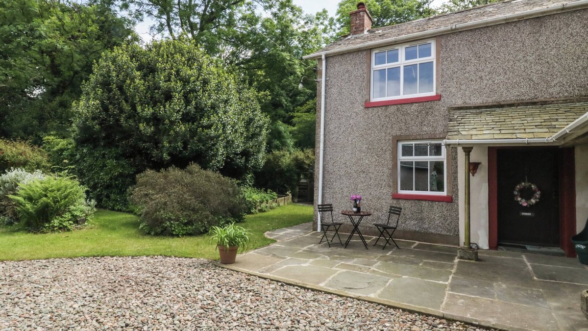 Bootle Cottage | GARDENERS COTTAGE, pet friendly, with hot tub in Millom, Cumbria