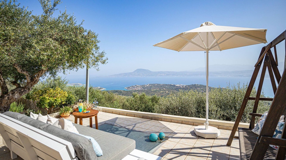 Sternes House | Gardenia Garden House with beautiful sea views, near the beach and the village.