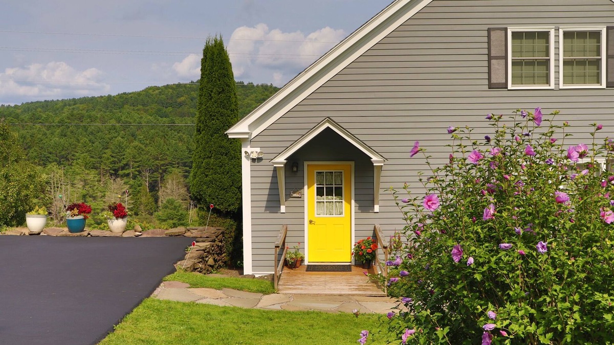 Otego Apartment | Gardenview - Near All Star Village, beautiful gardens, scenic private pond