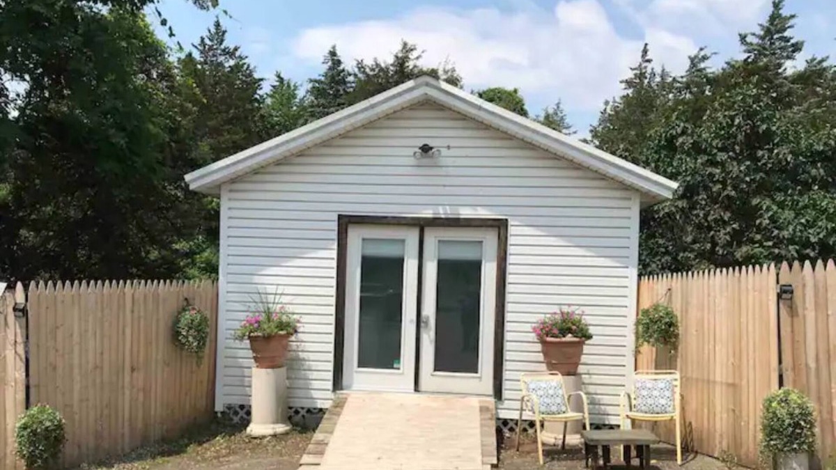 Hudson Cottage | Gardner Cottage with private patio