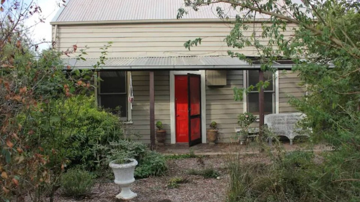Stawell House | Gariwerd /Grampians Miners Cottage Stawell