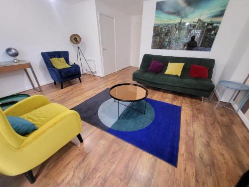 Dartford Apartment | Garland Modern 3 Bedroom House with Parking & Garden Dartford 2