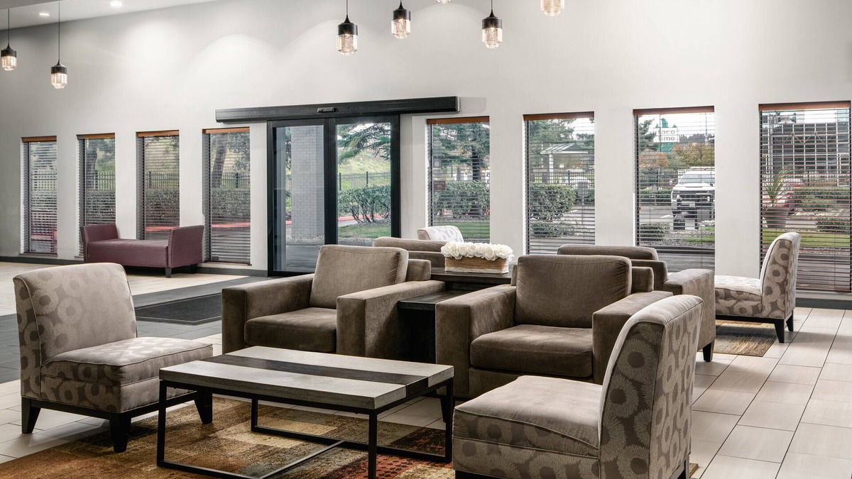 Auburn Hotel | Garner Auburn - Seattle by IHG