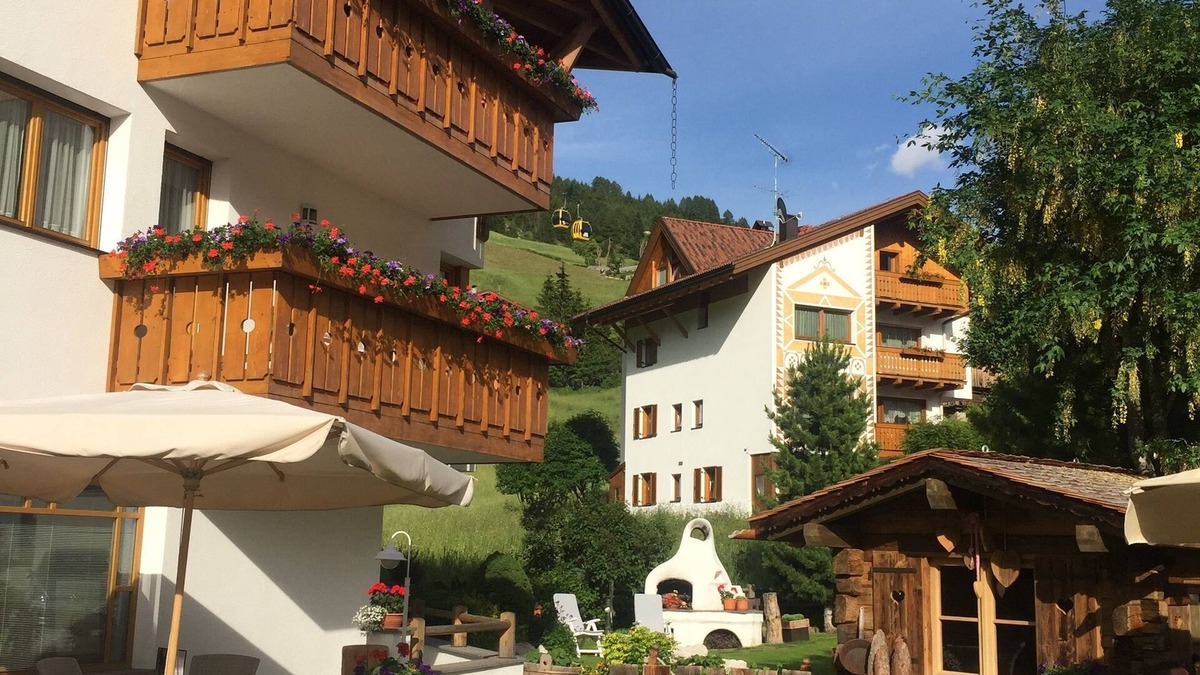 Corvara in Badia Bed & Breakfast | Garni Raetia
