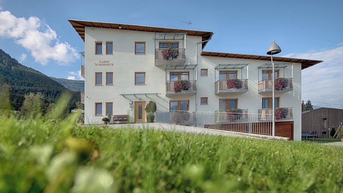 Riscone Bed & Breakfast | Garni Schorneck