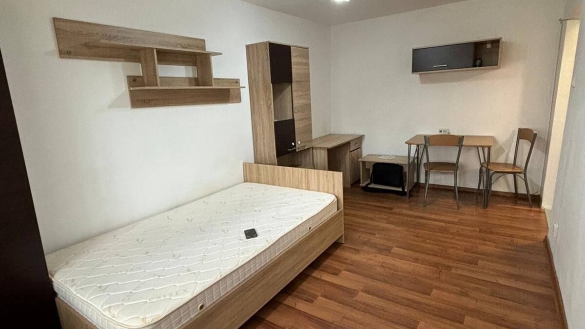 Cluj-Napoca Apartment | Garsoniera Garii- entire unit bedroom, bathroom and kitchen