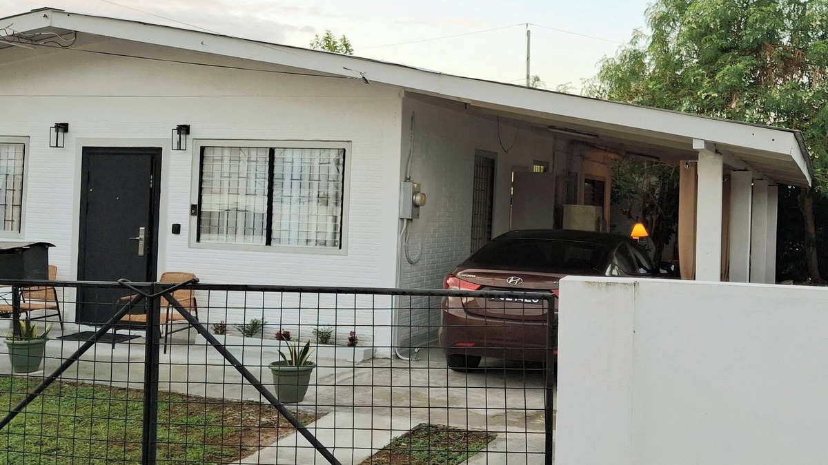 Trincity House | Garth HousenEntire house in Trincity WiFi, AC, Indoor/Outdoor Dinning Hot Water