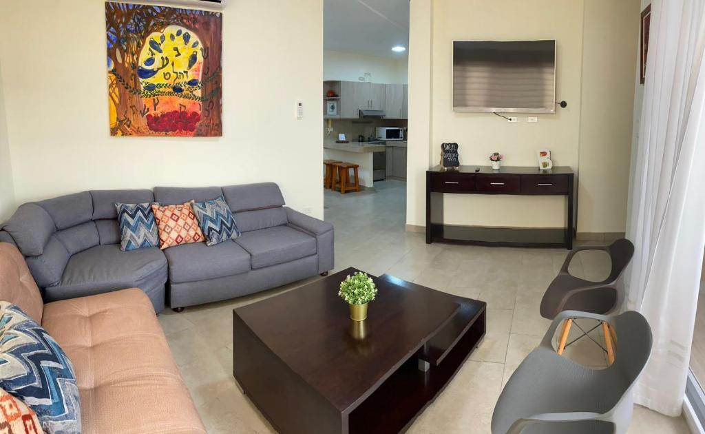Urdesa Apartment | GARZOTA SUITE DEL ARTE 3er Piso