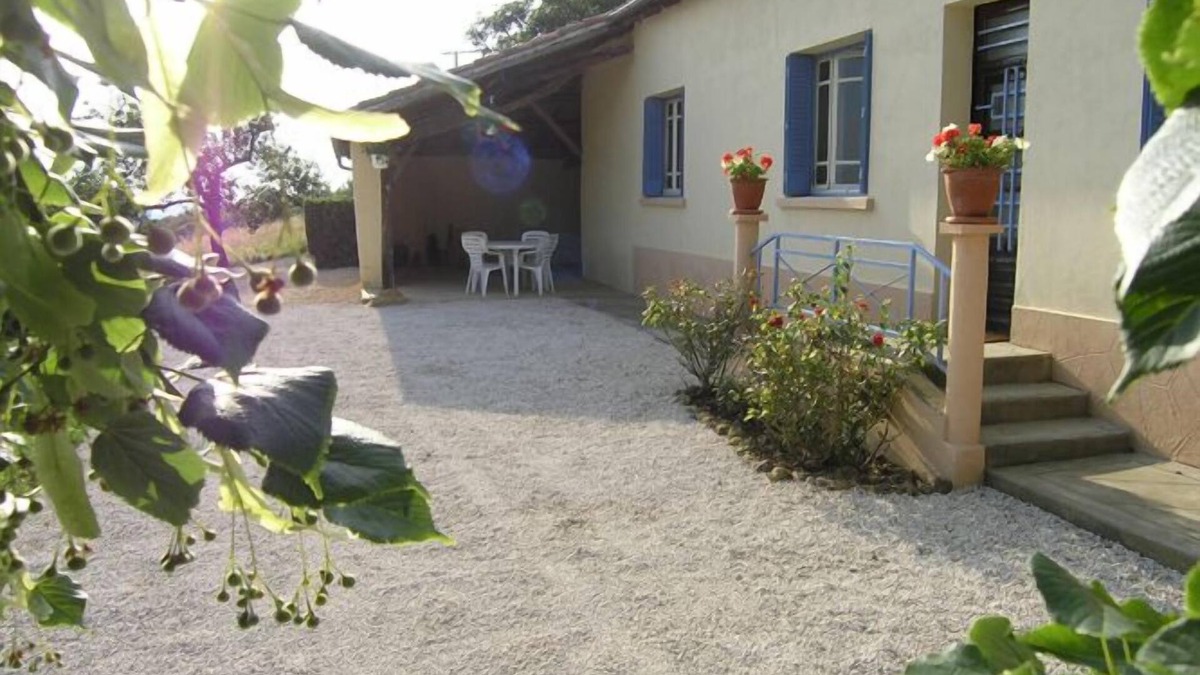 Bellegarde Cottage | Gascony farmhouse gite with swimming pool.