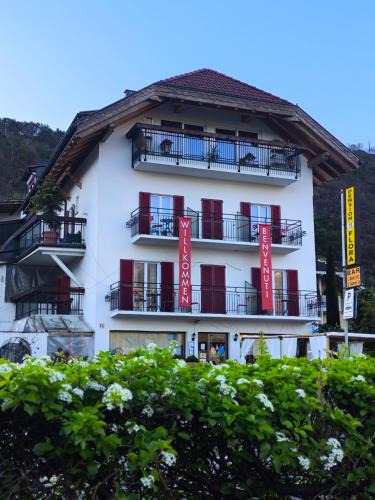 Auer Hotel | Gasthaus Pension Flora im Sùden Sùdtirol