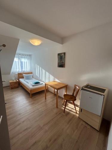 Oberdorla House | Gasthaus und Pension Halli-Galli