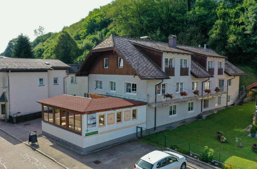 Voecklamarkt House | Gasthof-Pension Riedl