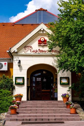 Szigetszentmiklos Hotel | Gastland M0 Hotel & Conference Center