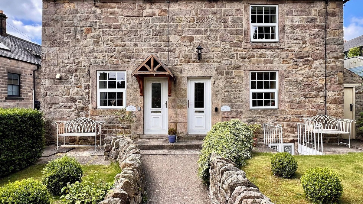 Matlock House | Gate Cottage, Matlock, Historic 1740's Cosy Cottage