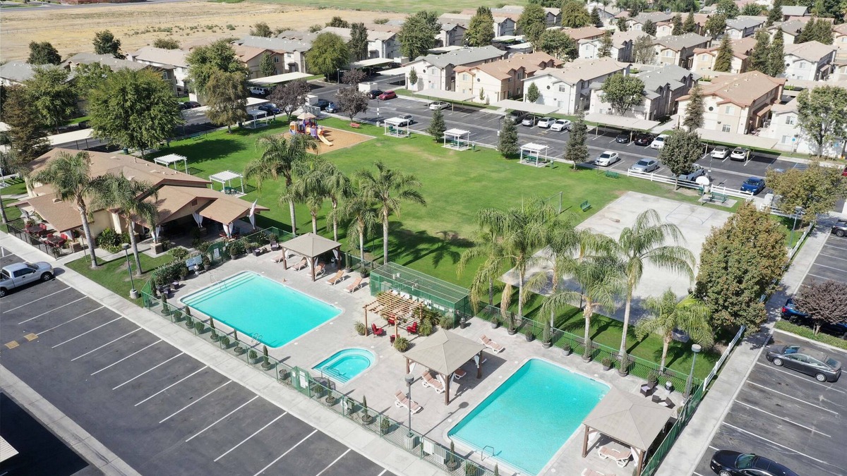 Pumpkin Center Condo | GATED 2 Bedroom/1.5 Bath Townhome FURNISHED