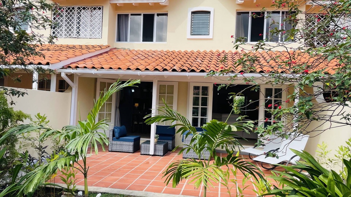 Rodney Bay House | Gated 3BR modern villa w/pool