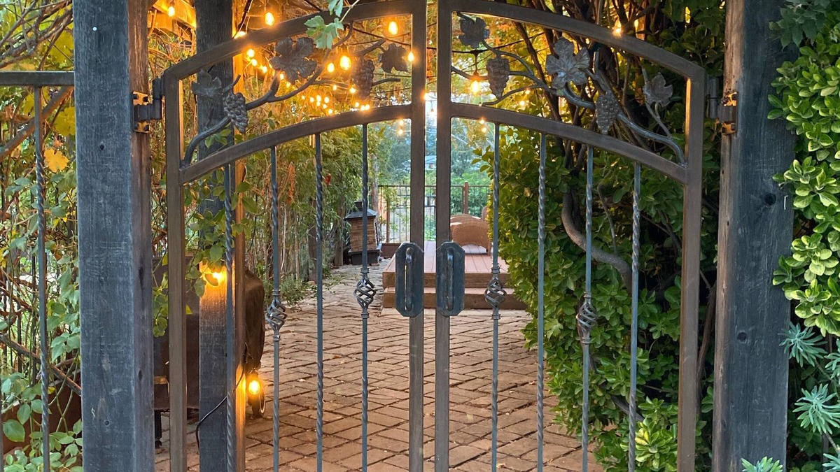 Redwood Valley Cottage | Gated Estate- Lake, Vineyard and Barn View Cottage