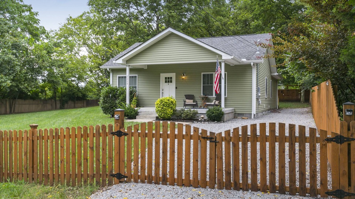Woodbine House | Gated home in the city with total privacy and seclusion!