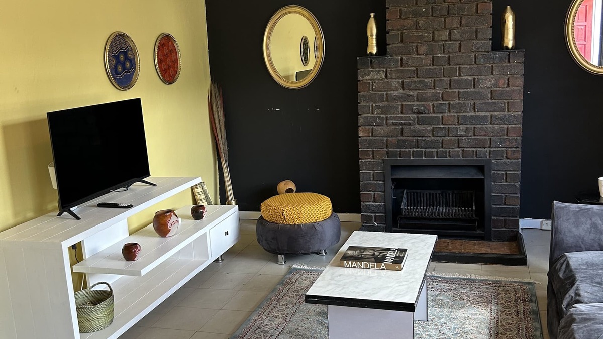 Maseru Condo | Gated Luxury Corporate Apartment, 2 Bedroom Maseru FREE WIFI, 15 min to Downtown