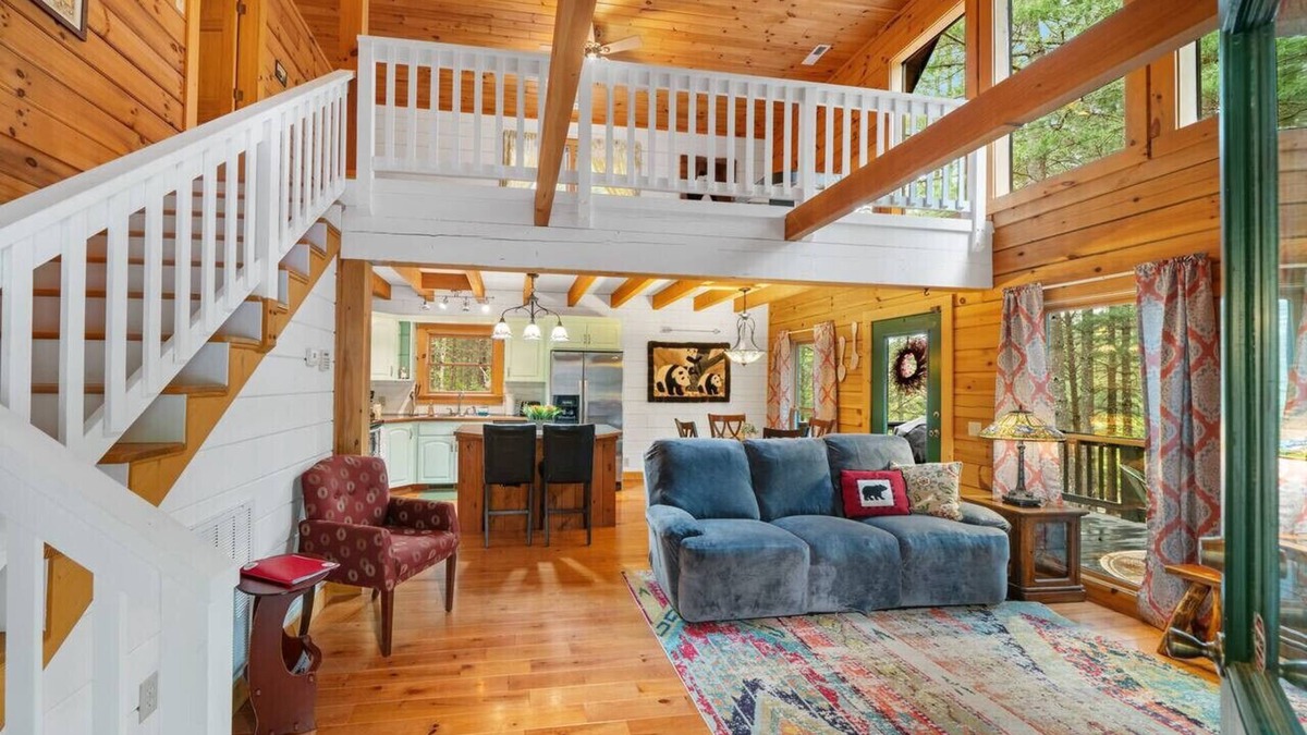 Vein Mountain Cabin | Gated neighborhood - Hot Tub & Fire Pit