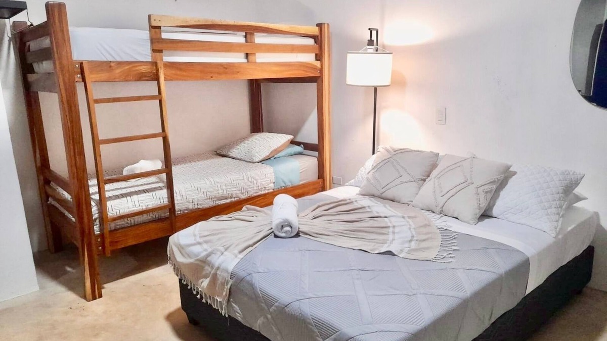 Jaco Apartment | Gated Parking, 7min to beach, A/C Wi-FI