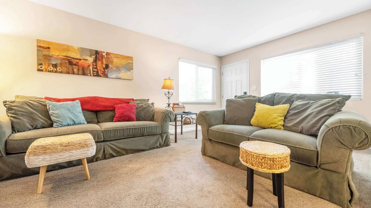 Visalia Apartment | Gated, Quiet Walk to Med Cntr, Downtown, Value for Long Stays