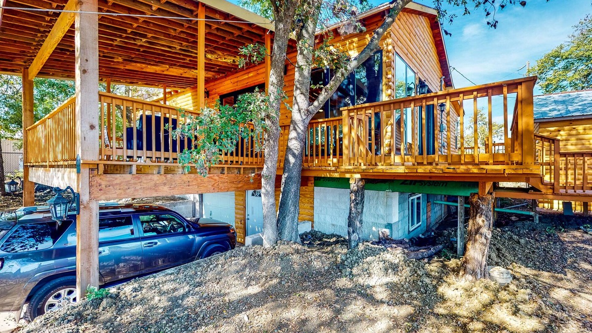 Princeton Cabin | Gated ranch home on 5 acres with Lavon Lake access, ATV trails, petting zoo