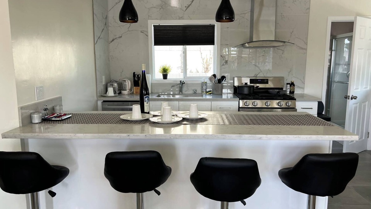 Baldwin Park House | Gated & remodeled 2b/2b house, WiFi in welcoming Baldwin Park