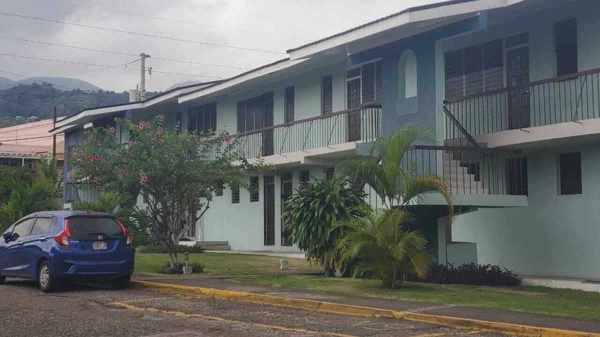 New Kingston Villa | Gated Studio By The Pavillian Mall Near US Embassy Liguanea Kingston
