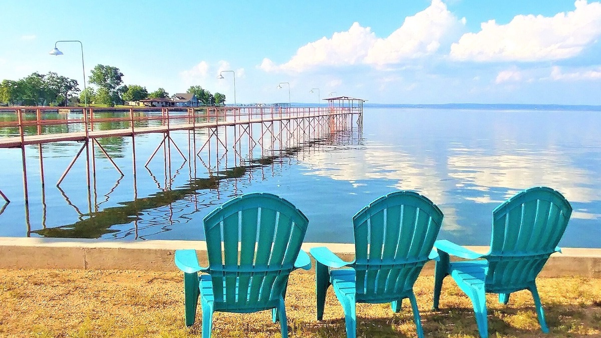 Buchanan Dam House | Gated, Waterfront, Kayaks, Games, 317 Ft Lighted Covered Concrete Fishing Pier