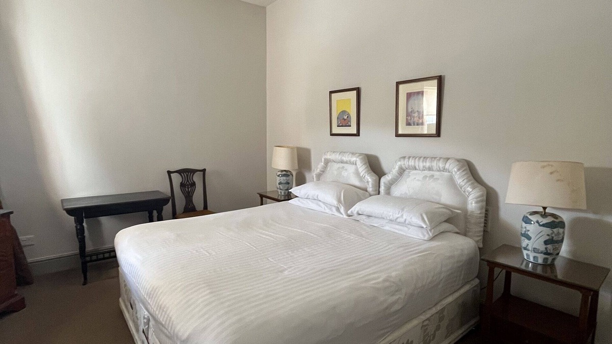 Thornton Hough Cottage | Gatehouse Annexe Ensuite Room
