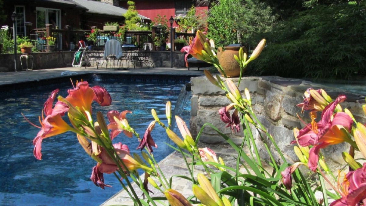 New Paltz Apartment | Gatehouse Gardens - Minnewaska Room