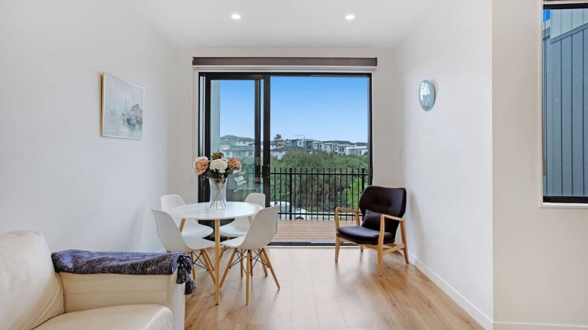 Massey House | Gateway Escape Townhouse with BBQ and Parking