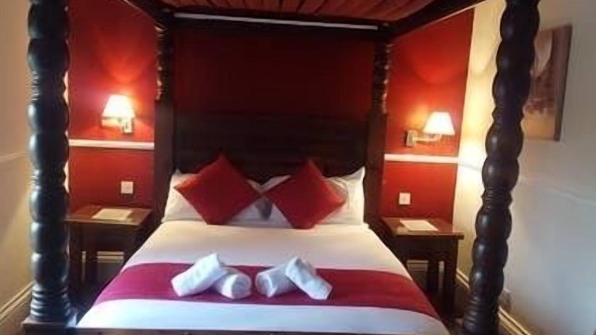 Cleckheaton House | Gateway Lodge
