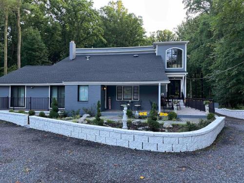 Bethesda House | Gateway To Bethesda Getaway