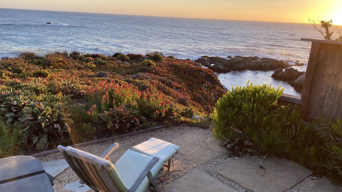 Carmel Riviera House | Gateway to Big Sur, 10 min to Carmel restaurants. Pebble Beach 8 miles away