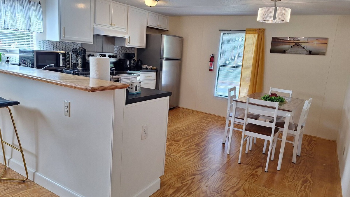 Hinesville House | Gather Away mobile home in charming Hinesville with WiFi, AC