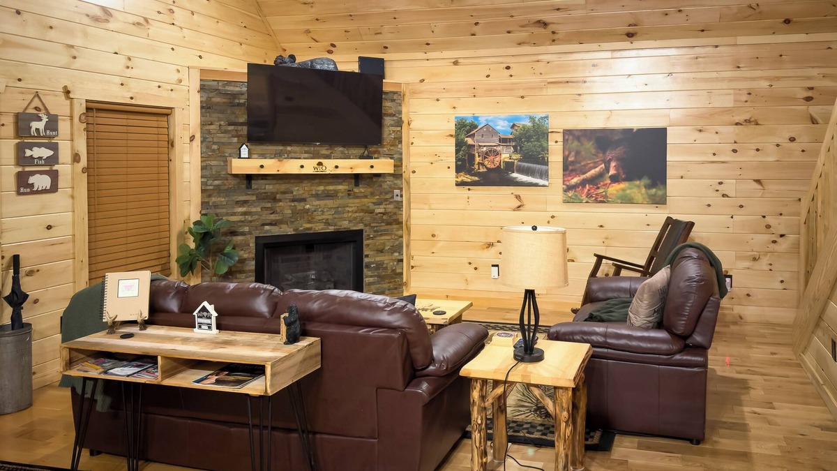White Oak Lodge Cabin | Gatlinburg Mountain Cabin: 4 Mi to National Park!