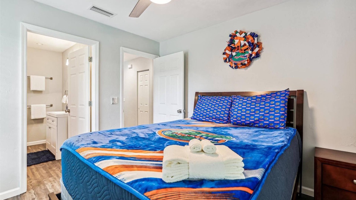 Gainesville House | Gator Fever - Walk to UF!