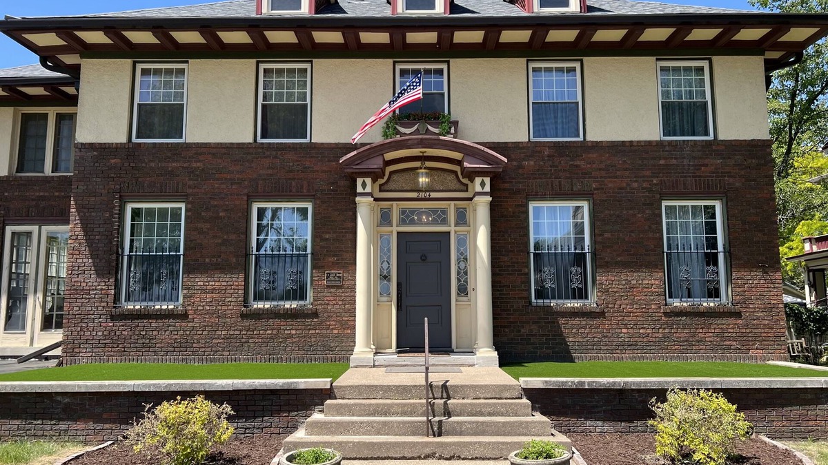 Davenport House | Gatsby charm with modern comforts! Historic home & neighborhood w large backyard